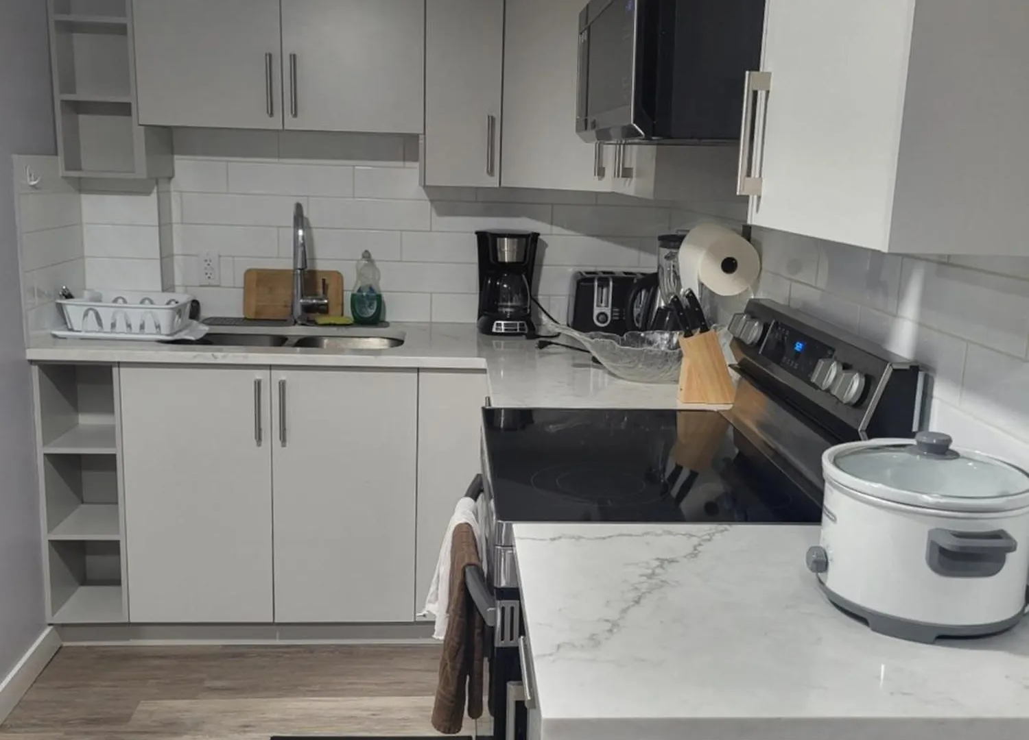 One Bedroom Basement Suite With Separate Entrance Near Airport Calgary Canada