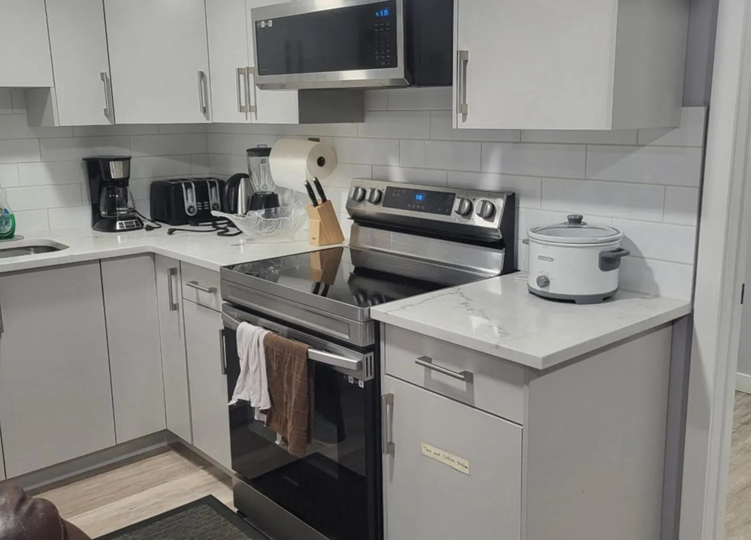 One Bedroom Basement Suite With Separate Entrance Near Airport Calgary Apartment