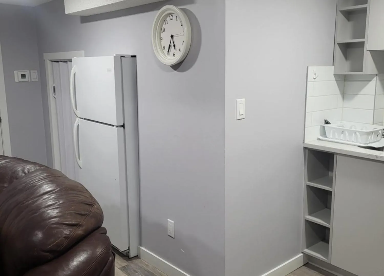 Apartment One Bedroom Basement Suite With Separate Entrance Near Airport Calgary
